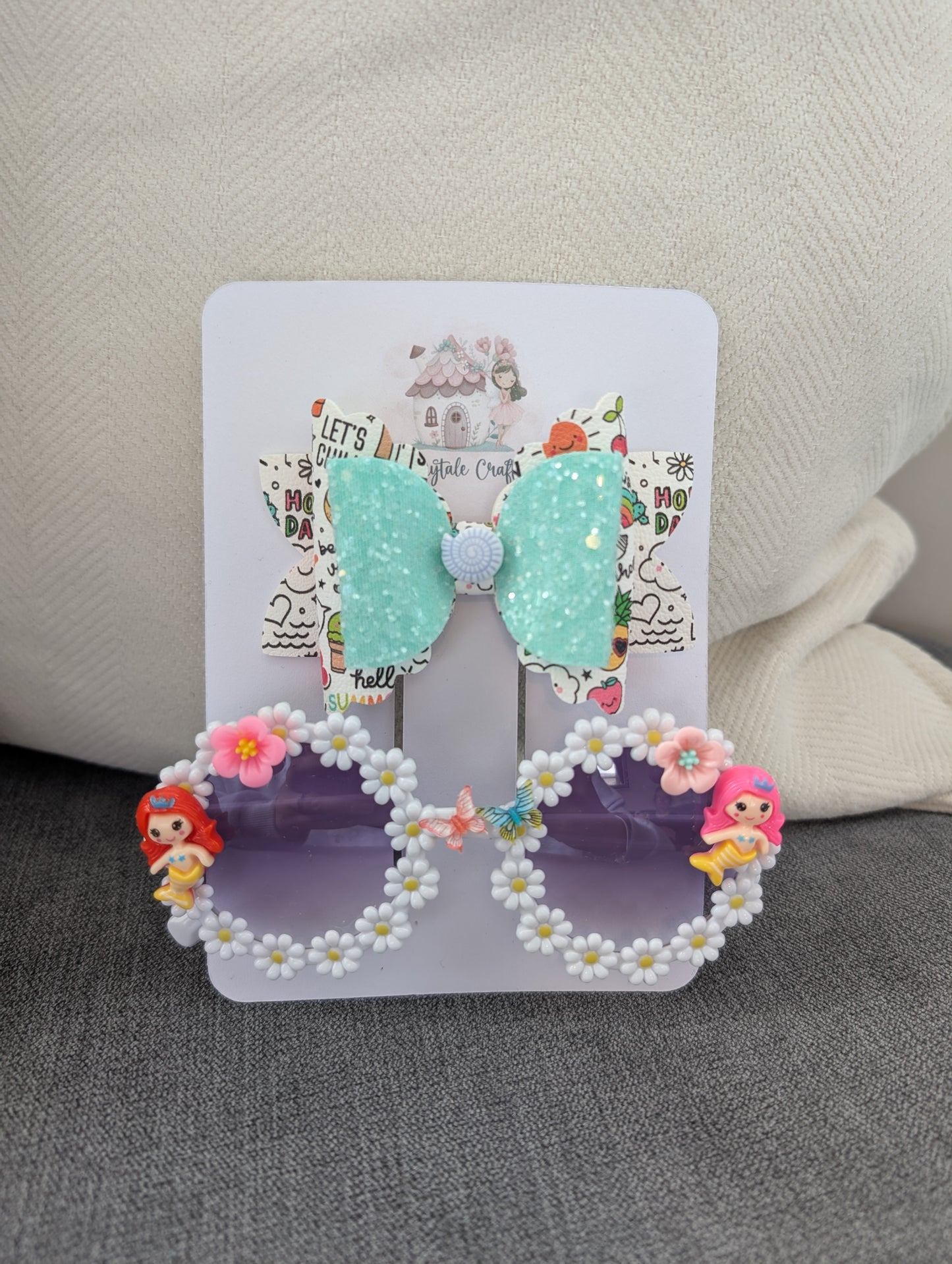 Sunglasses and bow set