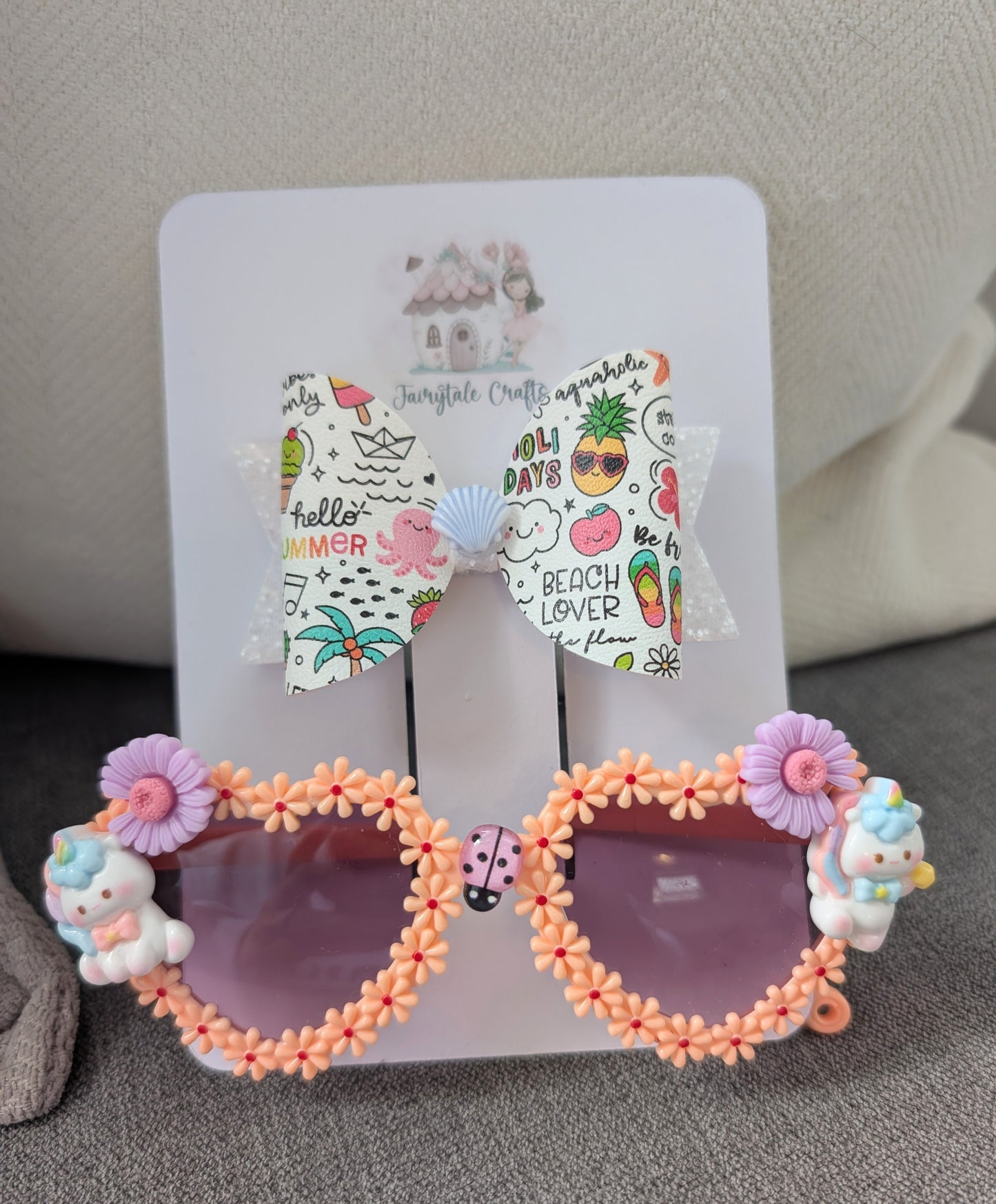 Sunglasses and bow set