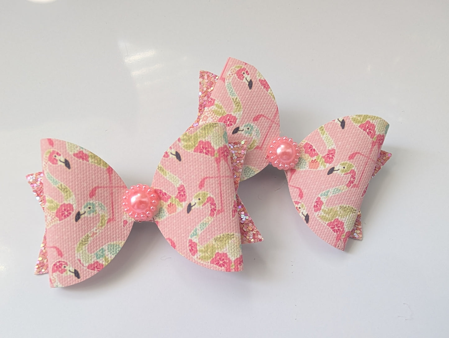Flamingo bow