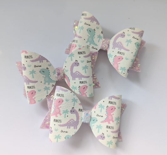 Single dinosaur bow