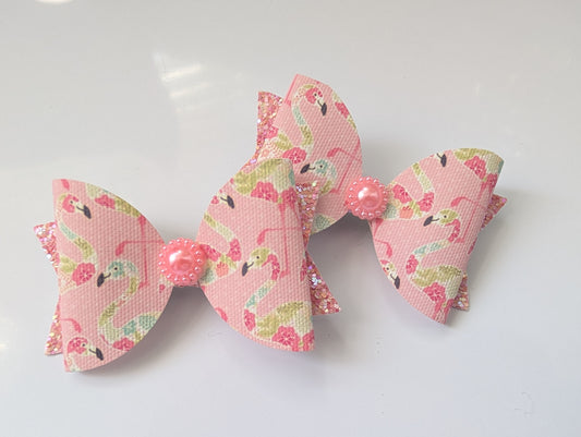 Flamingo bow